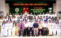 Lễ tốt nghiệp kỹ thuật viên trung học xét nghiệm năm 2003-2005