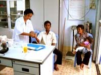 Hiệu lực phác đồ Artesunate đơn thuần và Artemisinine kết hợp với Mefloquine trong điều trị sốt rét do P.falciparum tại Bệnh viện Quân y 87