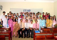 Kết quả thi tốt nghiệp và Lễ bế giảng Lớp Kỹ thuật viên xét nghiệm Trung học Khóa 27 (2004-2006) Viện Sốt rét-KST-CT Quy Nhơn