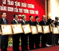Tỉnh Thừa Thiên-Huế tổ chức Lễ trao tặng Huân chương Lao động Hạng Ba và Bằng khen của Chính phủ năm 2001-2005