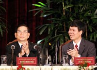 Chủ tịch nước Nguyễn Minh Triết  trả lời trực tuyến với thanh niên nhân dịp 76 năm ngày thành lập Đoàn Thanh niên cộng sản Hồ Chí Minh