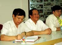 Thứ trưởng Trịnh Quân Huấn và Lãnh đạo một số Cục/Vụ thuộc Bộ Y tế đến thăm và làm việc với Viện Sốt rét-KST-CT Quy Nhơn