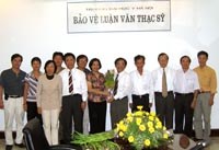 Các học viên cao học chuyên ngành Ký sinh trùng khu vực miền Trung-Tây Nguyên bảo vệ xuất sắc luận văn Thạc sĩ tại Trường Đại học Y Hà Nội