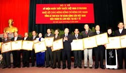 Danh sách Thầy thuốc nhân dân và Thầy thuốc ưu tú được Nhà nước phong tặng nhân dịp kỷ niệm Ngày thầy thuốc Việt Nam năm 2008