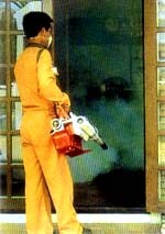 Để phun tồn lưu hóa chất diệt muỗi truyền bệnh có hiệu quả