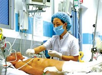 Tại sao khi bị vết thương hở ngoài da phải tiêm phòng uốn ván