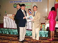 Lễ bế giảng Khóa học Quản lý Phòng chống sốt rét thực địa (MMFO-Management of Malaria Field Operations) năm 2009 tại Bangkok, Thailand