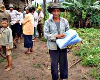 Hỗ trợ vật tư, hóa chất và kinh phí phòng chống dịch sốt rét và khắc phục bão lụt ở khu vực miền Trung-Tây Nguyên