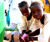 Nguy cơ tử vong và hiệu quả của các biện pháp y tế đơn giản đối với sự sống của trẻ em trên thế giới