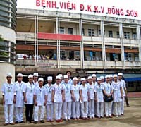 Học sinh khóa 31 Trường Viện Sốt rét-Ký sinh trùng-Côn trùng Quy Nhơn thực tập tại bệnh viện
