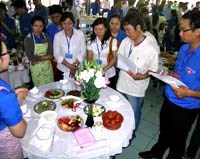 Đoàn viên thanh niên Viện Sốt rét-Ký sinh trùng-Côn trùng Quy Nhơn tham gia Hội thi ẩm thực năm 2010
