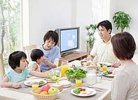 Ăn ngoài gia đình và nguy cơ nhiễm mầm bệnh