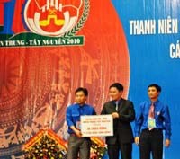 Lễ tuyên dương điển hình thanh niên tiên tiến làm theo lời Bác