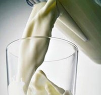 Ngộ độc vì pha nhầm thuốc diệt ruồi muỗi vào sữa