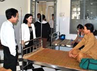 Thứ trưởng Bộ Y tế Nguyễn Thị Xuyên chỉ đạo nâng cao chất lượng khám chữa bệnh ký sinh trùng ở khu vực miền Trung-Tây Nguyên