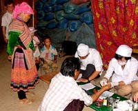 Cách xử trí ban đầu tại cơ sở khi gặp các dấu hiệu dự báo sốt rét ác tính