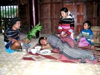 Truyền thông giáo dục y tế góp phần quan trọng trong chương trình  phòng chống sốt rét.