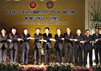 Hoạt động khám chữa bệnh và công tác y tế tháng 8 năm 2010