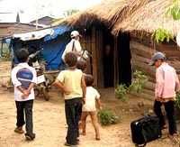 Viện Sốt rét-Ký sinh trùng-Côn trùng Quy Nhơn triển khai các đoàn phòng chống dịch sốt xuất huyết theo chỉ đạo của Bộ Y tế