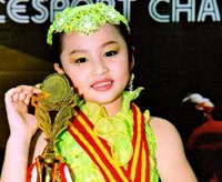 Đại biểu nhỏ tuổi nhất dự đại hội thi đua yêu nước toàn quốc năm 2010