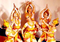 Đặc điểm sinh sống của người dân tộc Chăm