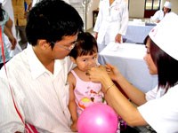 Uống vitamin A và tẩy giun trong ngày vi chất dinh dưỡng