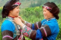 Người dân tộc Bố Y