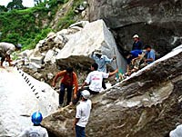 Sập hầm và cách xử lý hội chứng vùi lấp