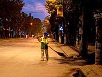 Tặng chị lao công