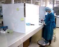 Hoang mang thử máu tìm giun