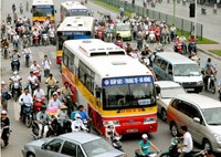 Để bảo đảm an toàn khi đi ô tô, xe buýt, tàu thuyền