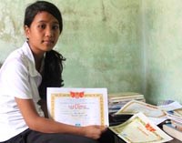 Nữ sinh dân tộc Bana học giỏi, mê ngoại ngữ