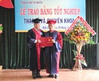 Trường Đại học Tây Nguyên tổ chức Lễ phát bằng tốt nghiệp Thạc sĩ các chuyên ngành và Bác sĩ chuyên khoa I 