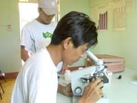 “Bác sĩ mổ muỗi”, một nghề nghiệp thầm lặng