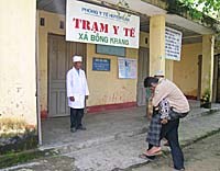 Trang thiết bị, thuốc và phương tiện khác cần có tại trạm y tế để đạt tiêu chí quốc gia