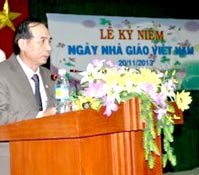 Cơ sở đào tạo xét nghiệm viên trung học Viện Sốt rét-KST-CT Quy Nhơn tổ chức lễ kỷ niệm Ngày hiến chương nhà giáo 20-11