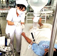 Lưu ý khi truyền dịch trong điều trị sốt xuất huyết