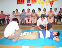 Xây dựng mạng lưới tình nguyện viên chăm sóc chấn thương trước viện