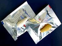 Artesunate dùng qua đường hậu môn có thể có lợi ở trẻ nhỏ bị sốt rét nặng nhưng gây hại ở trẻ lớn và người lớn