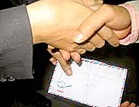 Nhìn lại sự kiện “thư đe dọa” bệnh than và thử nghiệm vaccin ngừa bệnh than ở Mỹ năm 2013