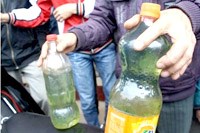 Ngăn chặn tai biến uống nhầm xăng ở trẻ nhỏ