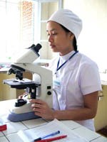 Xét nghiệm sốt rét truyền thống, đơn giản nhưng cần thận trọng