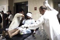 Ngày Nhân đạo thế giới: WHO kêu gọi bảo vệ các nhân viên y tế trong các cuộc xung đột, thảm họa thiên tai