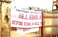 Tình trạng mua bán máu bệnh nhân Ebola ở thị trường chợ đen và chiến dịch nhận thức Ebola bắt đầu