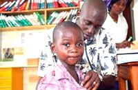 Uganda: 81% bệnh nhân sốt rét tự điều trị 