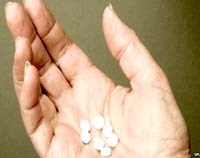 Sử dụng aspirin hàng ngày cắt giảm tử vong do ung thư dạ dày và ung thư ruột