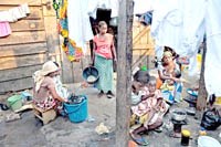 Các nhà chức trách Ghana vật lộn nhằm kiềm chế dịch