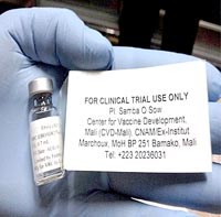 WHO xúc tiến với các đối tác về thử nghiệm và sản xuất vaccine Ebola 