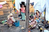 Ghana: Trung tâm nghiên cứu khởi động chương trình đào tạo về kính hiển vi sốt rét