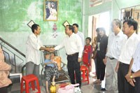 Viện Sốt rét-Ký sinh trùng-Côn trùng Quy Nhơn tổ chức hoạt động từ thiện đầu xuân Ất Mùi 2015